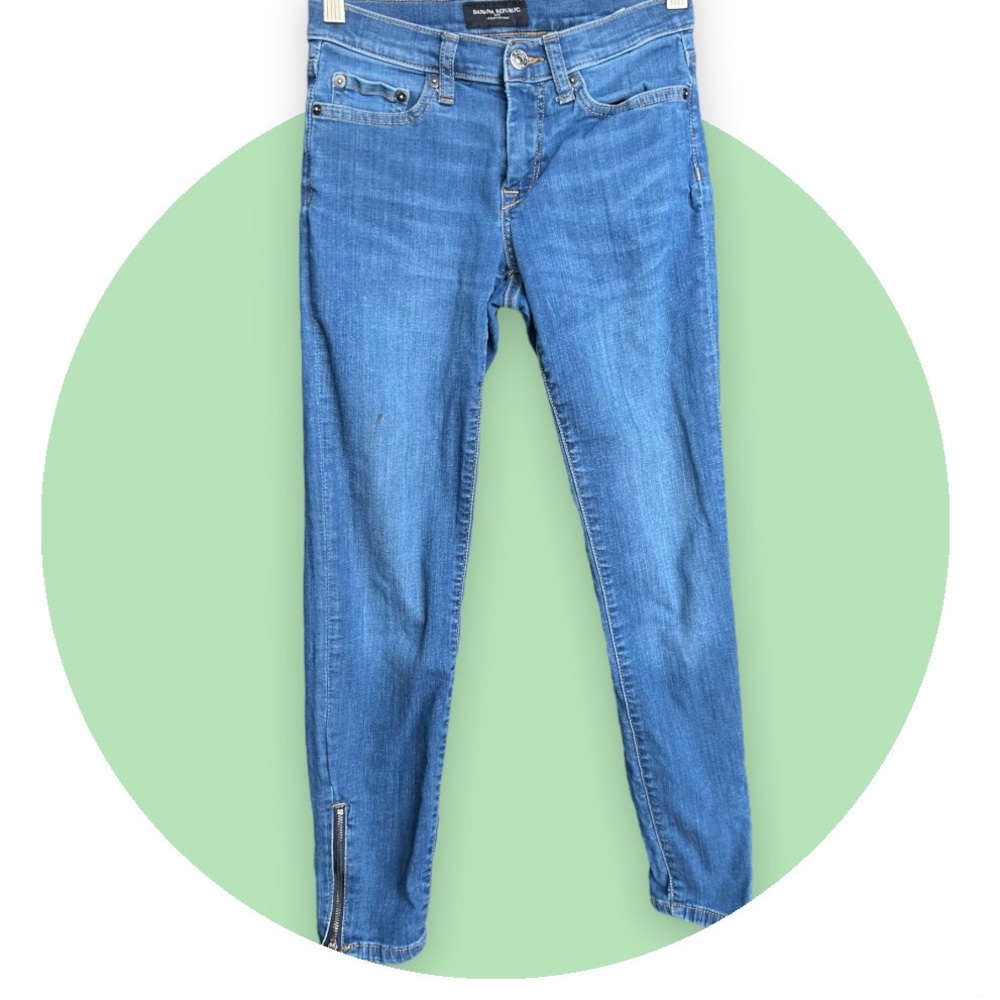 Banana Republic Sculpt Skinny Blue Jeans Bottom Zipper Detail